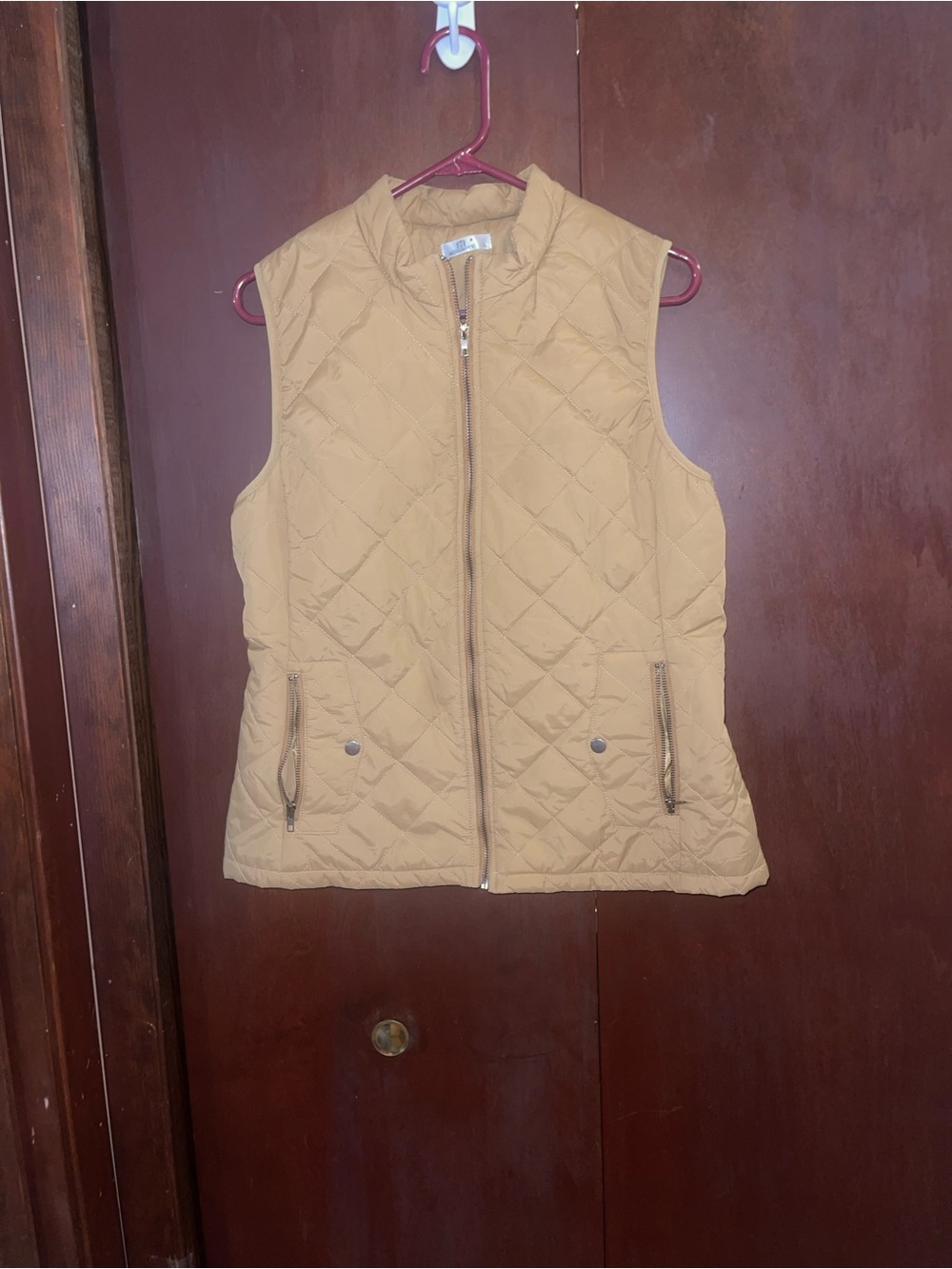 Women's Quilted Sleeveless Zip Vest in Camel